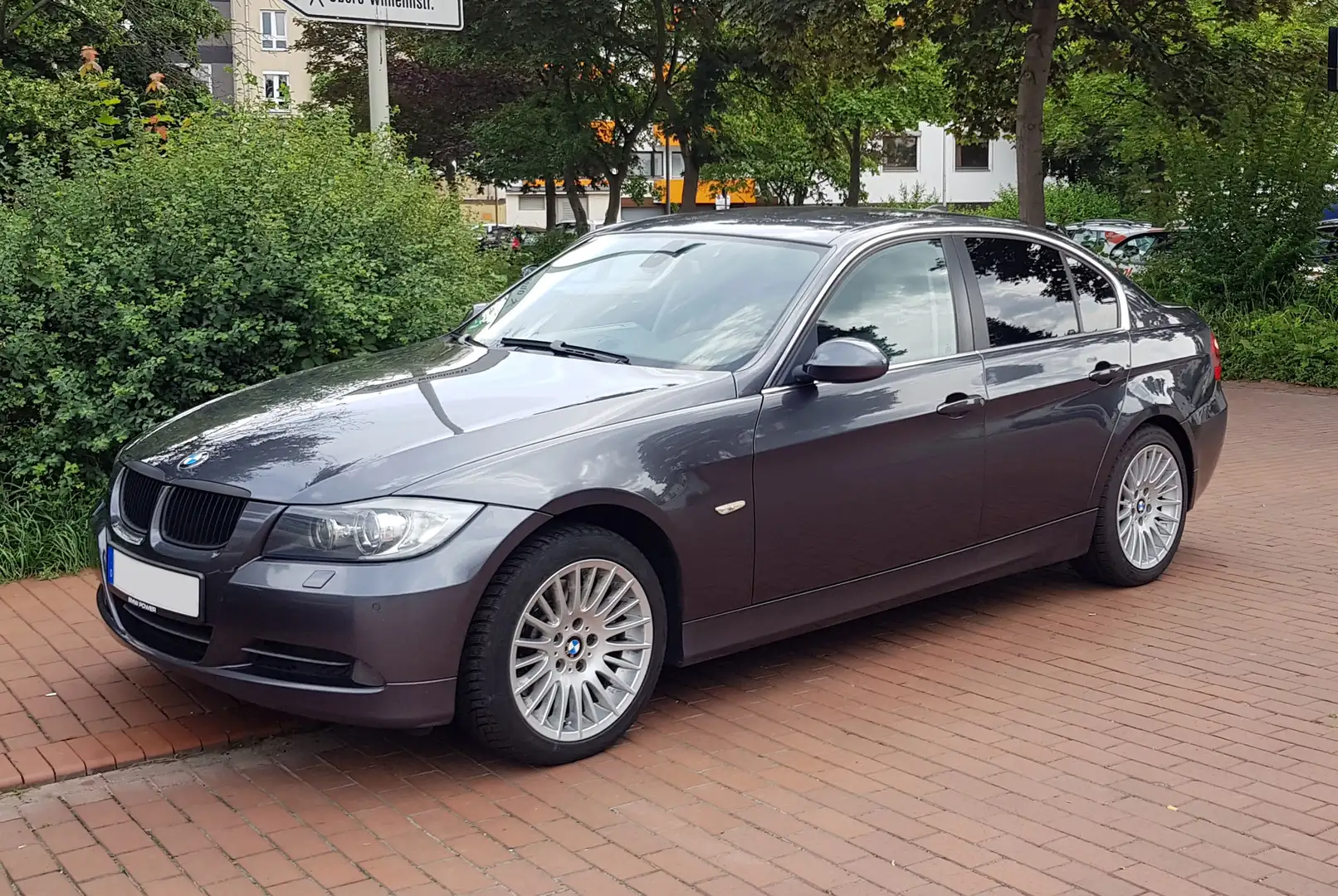 BMW 330 Aut.*Navi Prof. *Keyless Go *LEDER Schwarz - 1