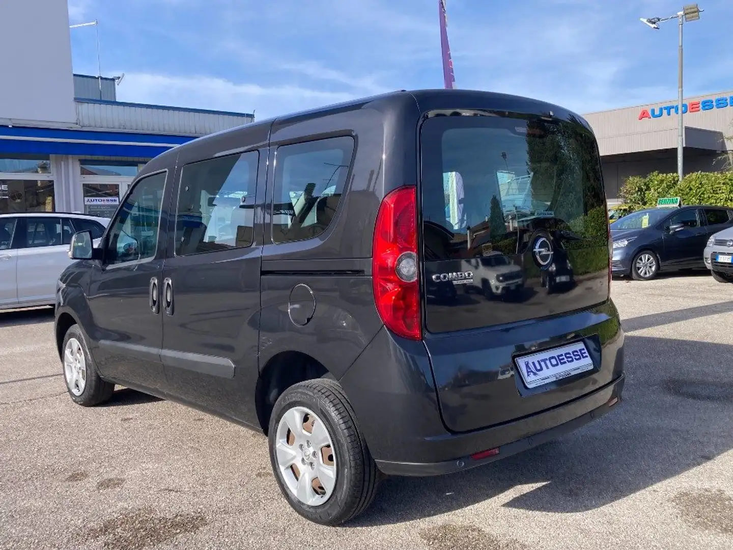 Opel Combo Tour 1.6 CDTi 95CV Elective crna - 2