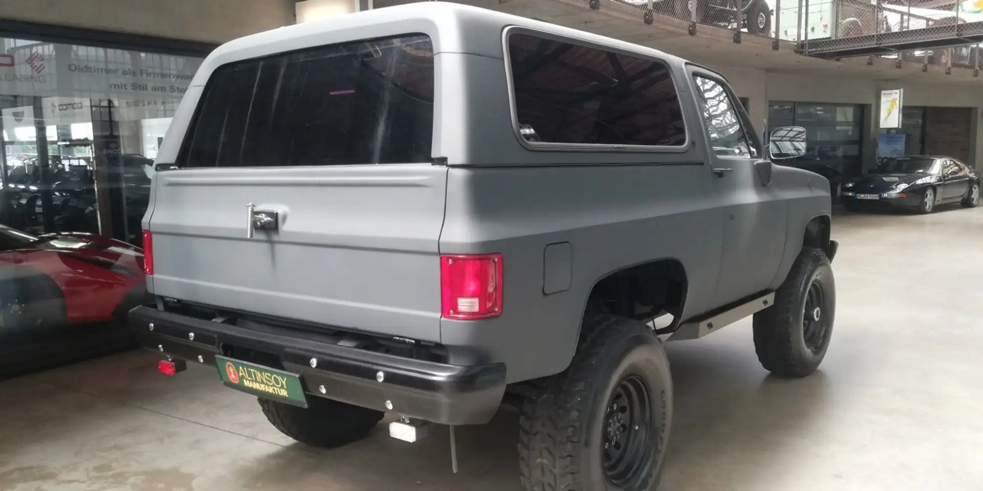 Chevrolet Blazer 6,2 K5 -frame off restauriert-K30 Achsen- Gris - 2