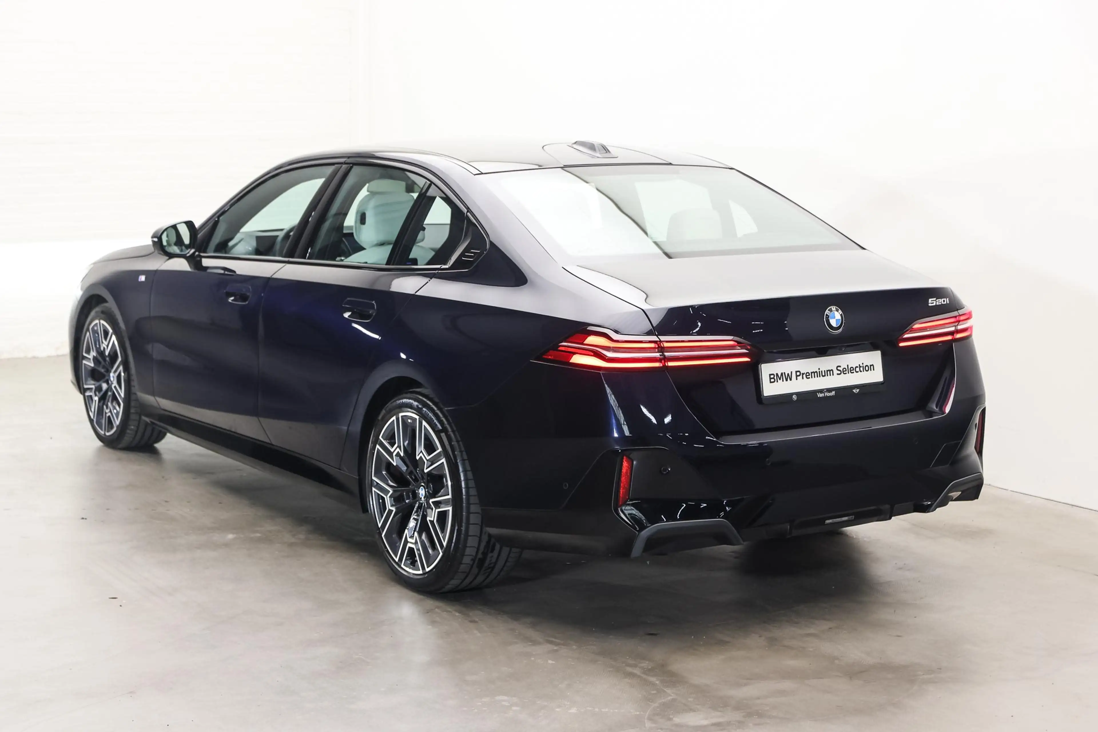 BMW 520 5 Serie 520i M Sport Automaat / Panoramadak / Bowe — photo 2