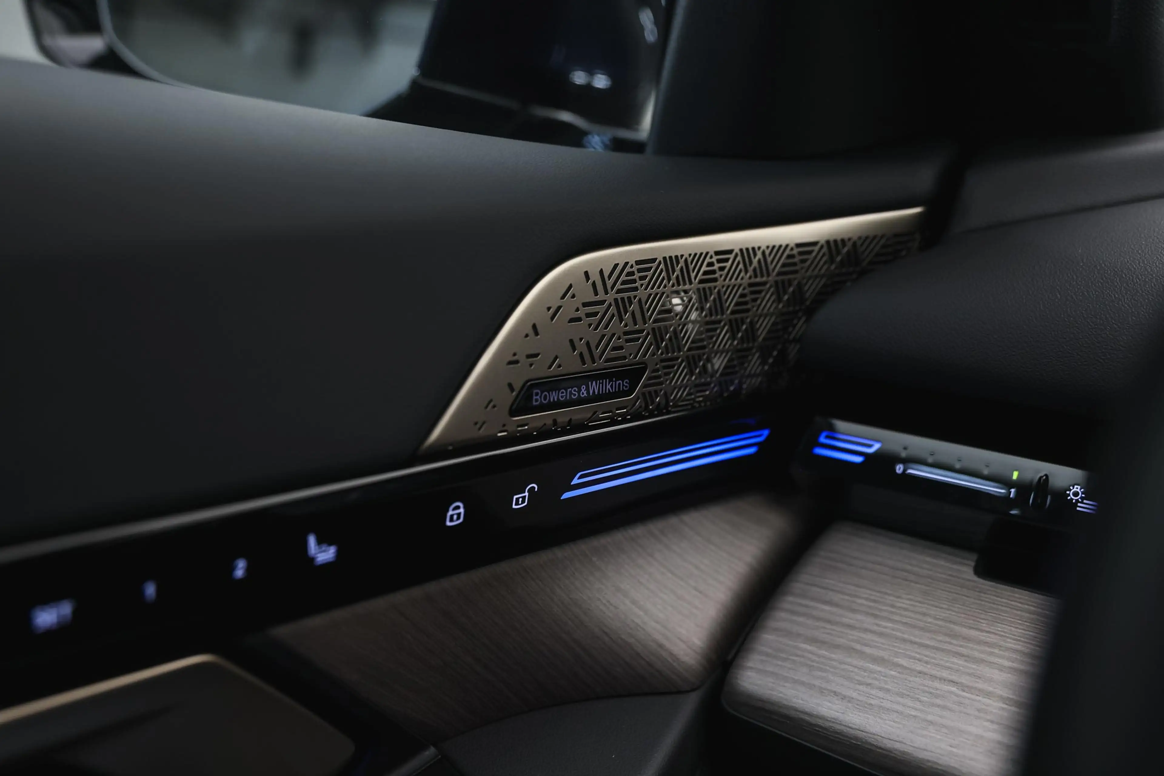 BMW 520 5 Serie 520i M Sport Automaat / Panoramadak / Bowe — photo 14