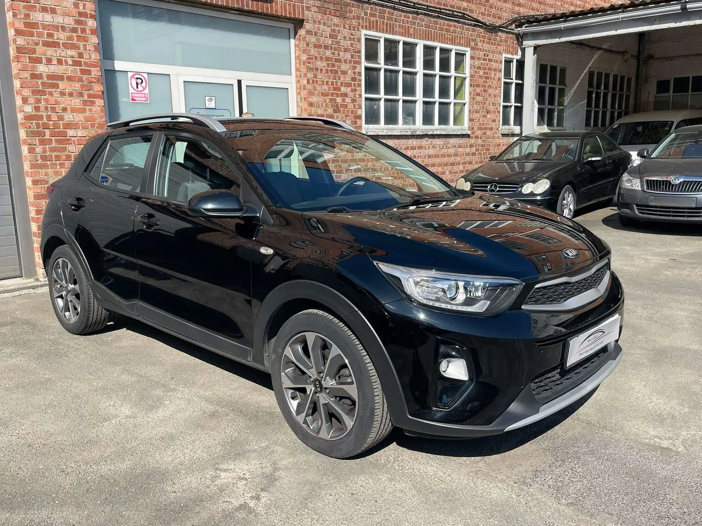 Kia Stonic 1.4i Fusion ISG * GPS/Camera * Noir - 2