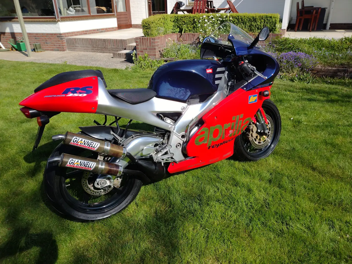 Aprilia RS 250 Красный - 1