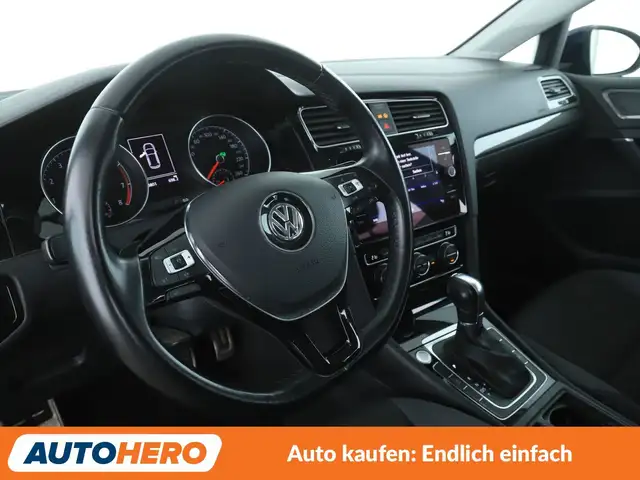 Volkswagen Golf view 11
