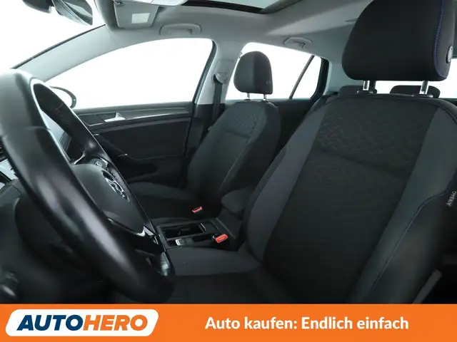 Volkswagen Golf view 10