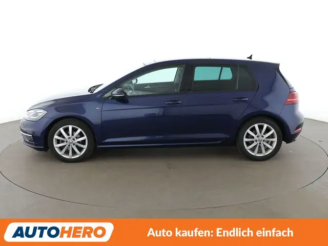 Volkswagen Golf view 3