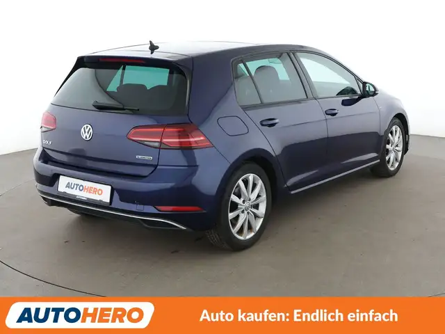 Volkswagen Golf view 6