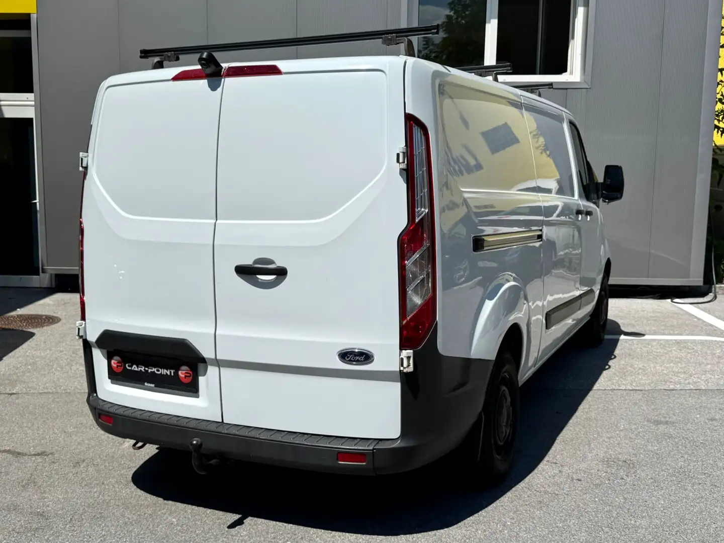 Ford Transit Custom 2,0 TDCI L1H1 Transporter Weiß - 2