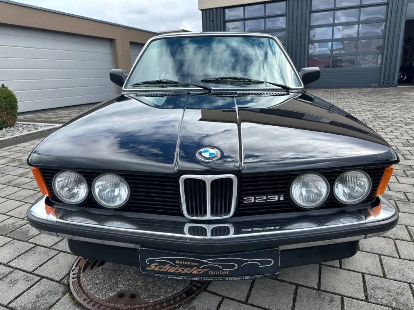 BMW 323 I  * Oldtimer mit H-Kennzeichen * Černá - 2