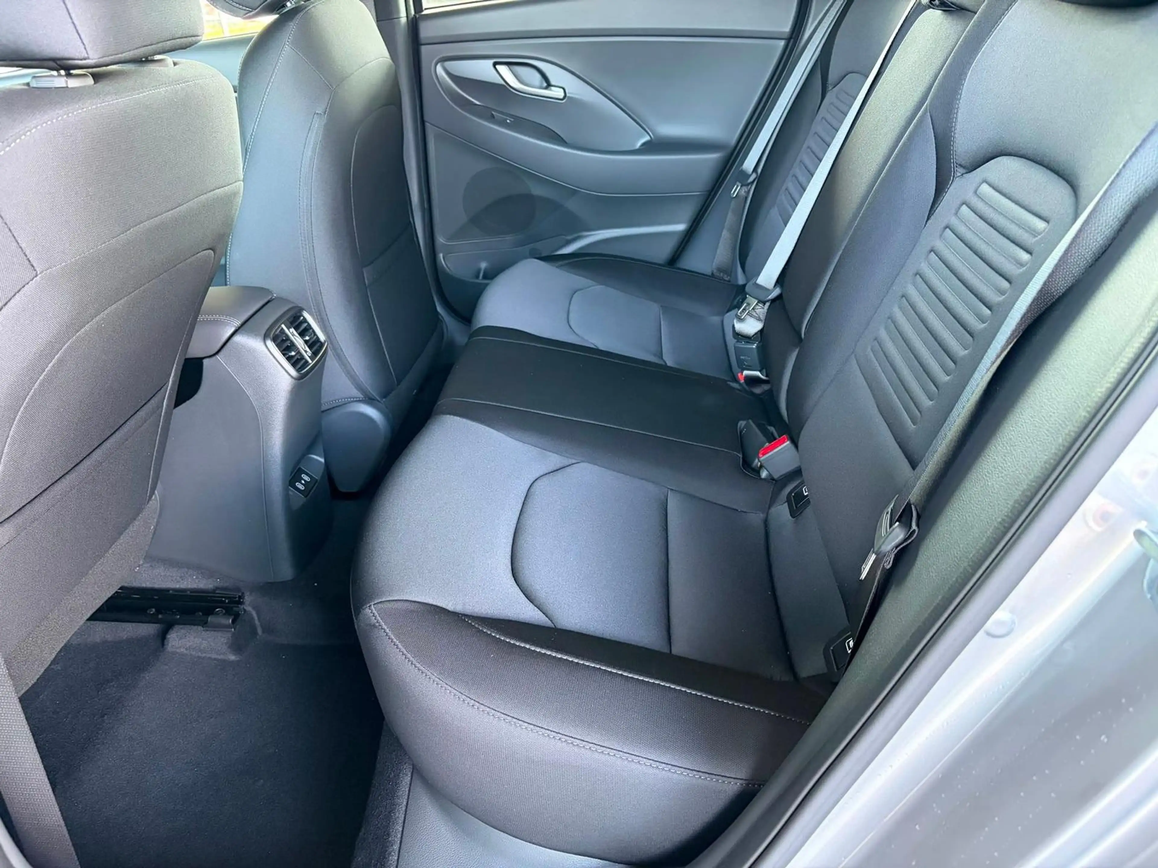 Hyundai i30 Kombi Comfort Plus 1.0 T-GDI DCT Navi/ Totwinkel A — photo 6