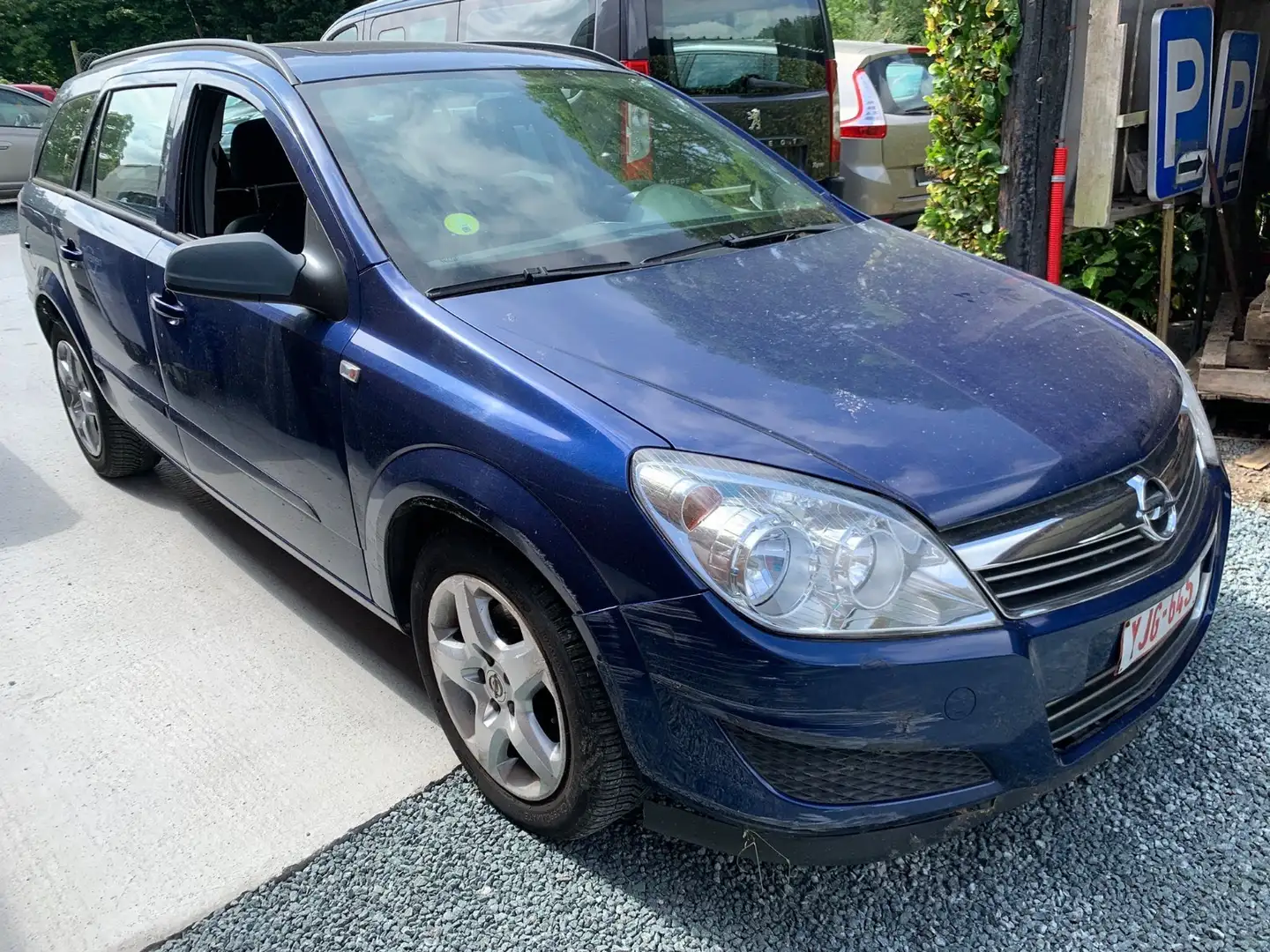 Opel Astra Caravan Club - 1