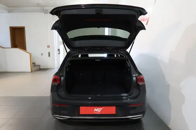 Volkswagen Golf view 11