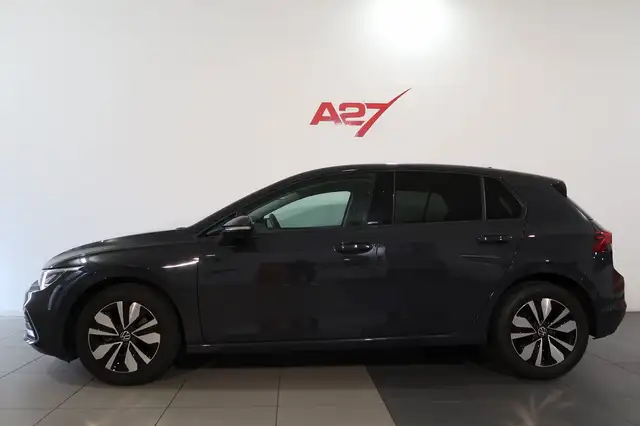 Volkswagen Golf view 3