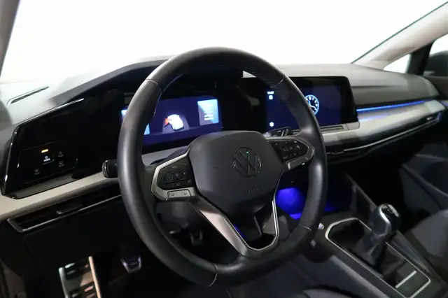 Volkswagen Golf view 4