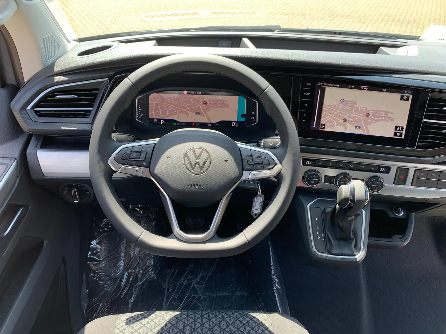 Volkswagen T6.1 Cali Beach Camper Edition AHK NaviPRO Lane+Si Grau - 2
