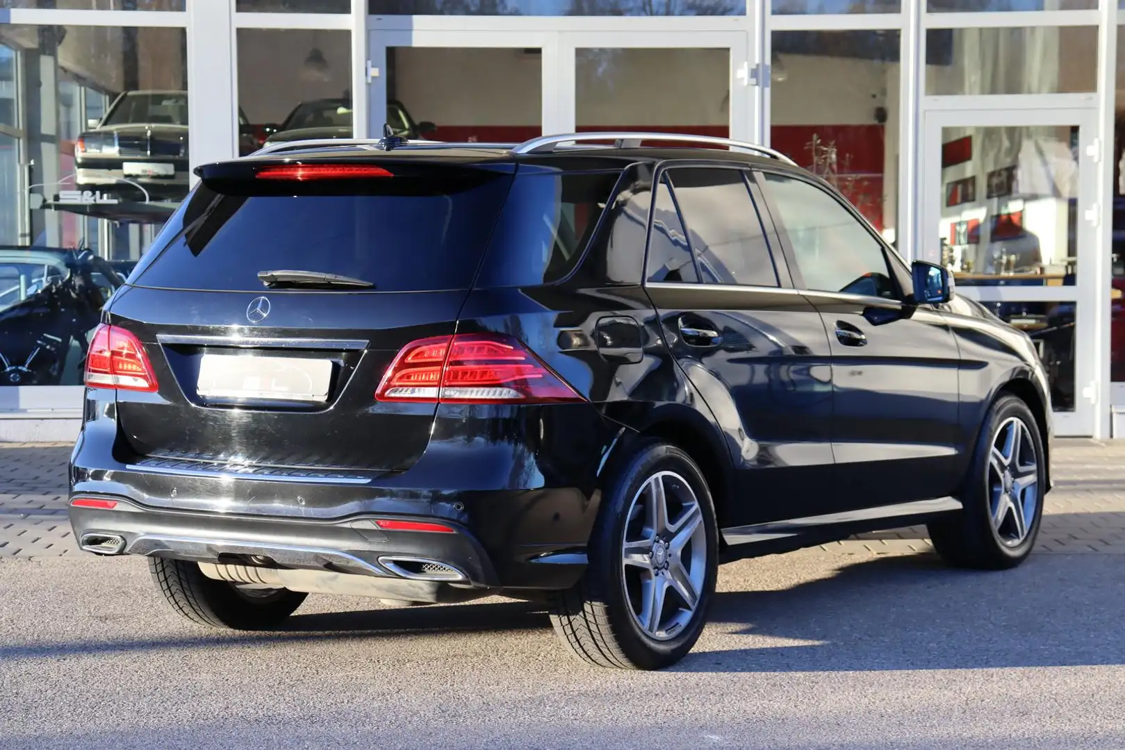 Mercedes-Benz GLE 350 d 4M AMG/Luft/Leder/Pano/LED/ACC/360/AHK Schwarz - 2
