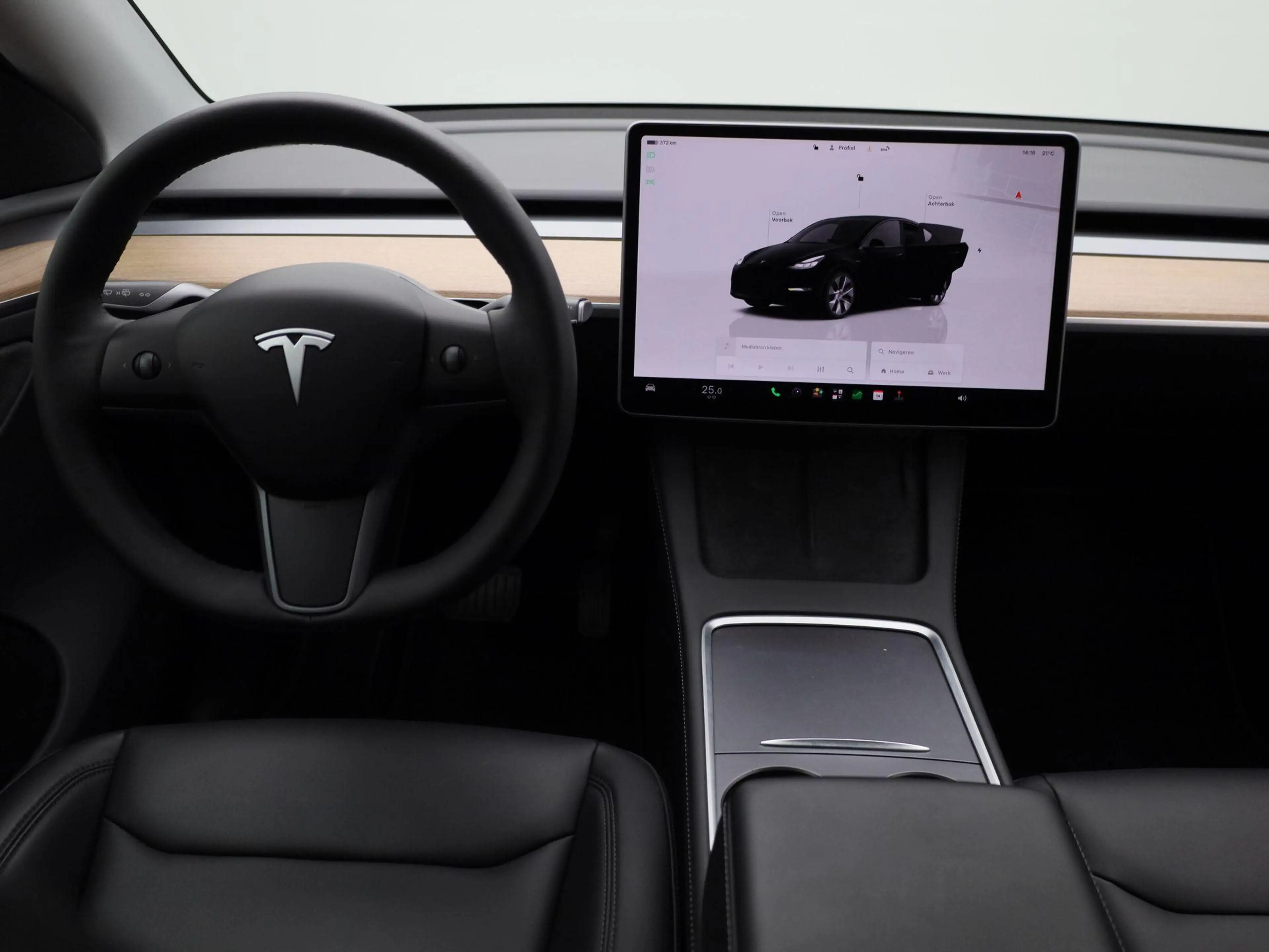 Tesla Model Y Long Range Dual Motor AWD — photo 9