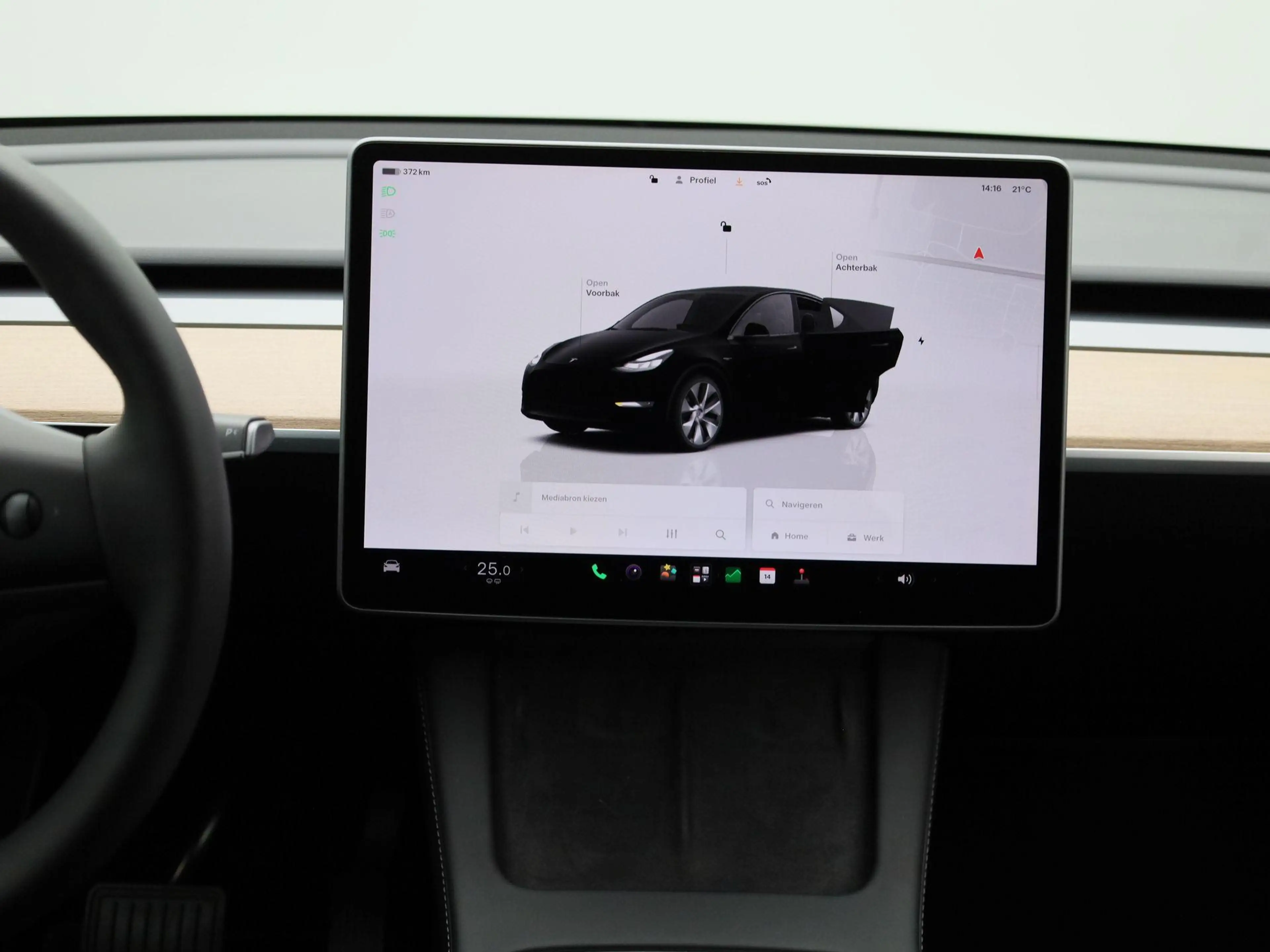 Tesla Model Y Long Range Dual Motor AWD — photo 10