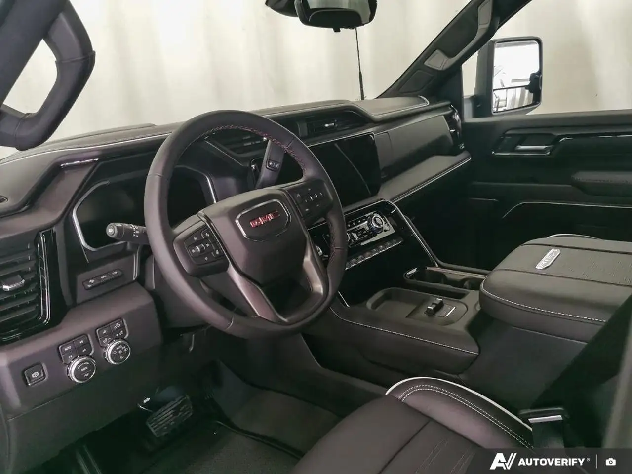GMC Sierra 2500HD снимка GMC Sierra 2500HD