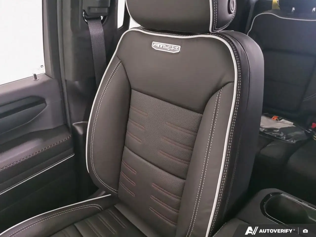 GMC Sierra 2500HD снимка GMC Sierra 2500HD