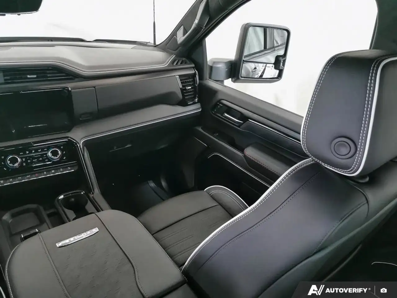 GMC Sierra 2500HD снимка GMC Sierra 2500HD