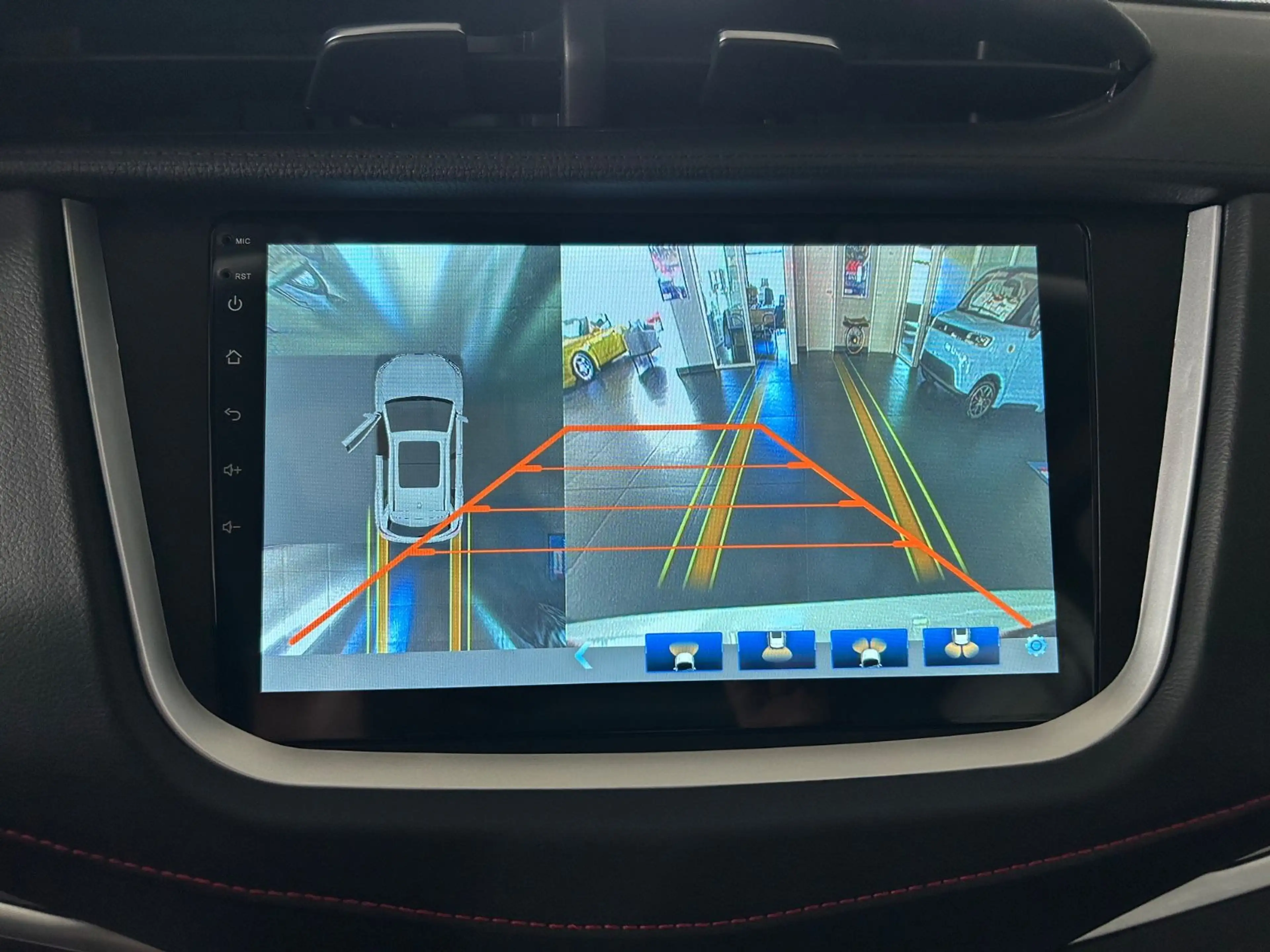 SWM G01 Premium Auto. Pano Leder Navi Kamera — photo 11