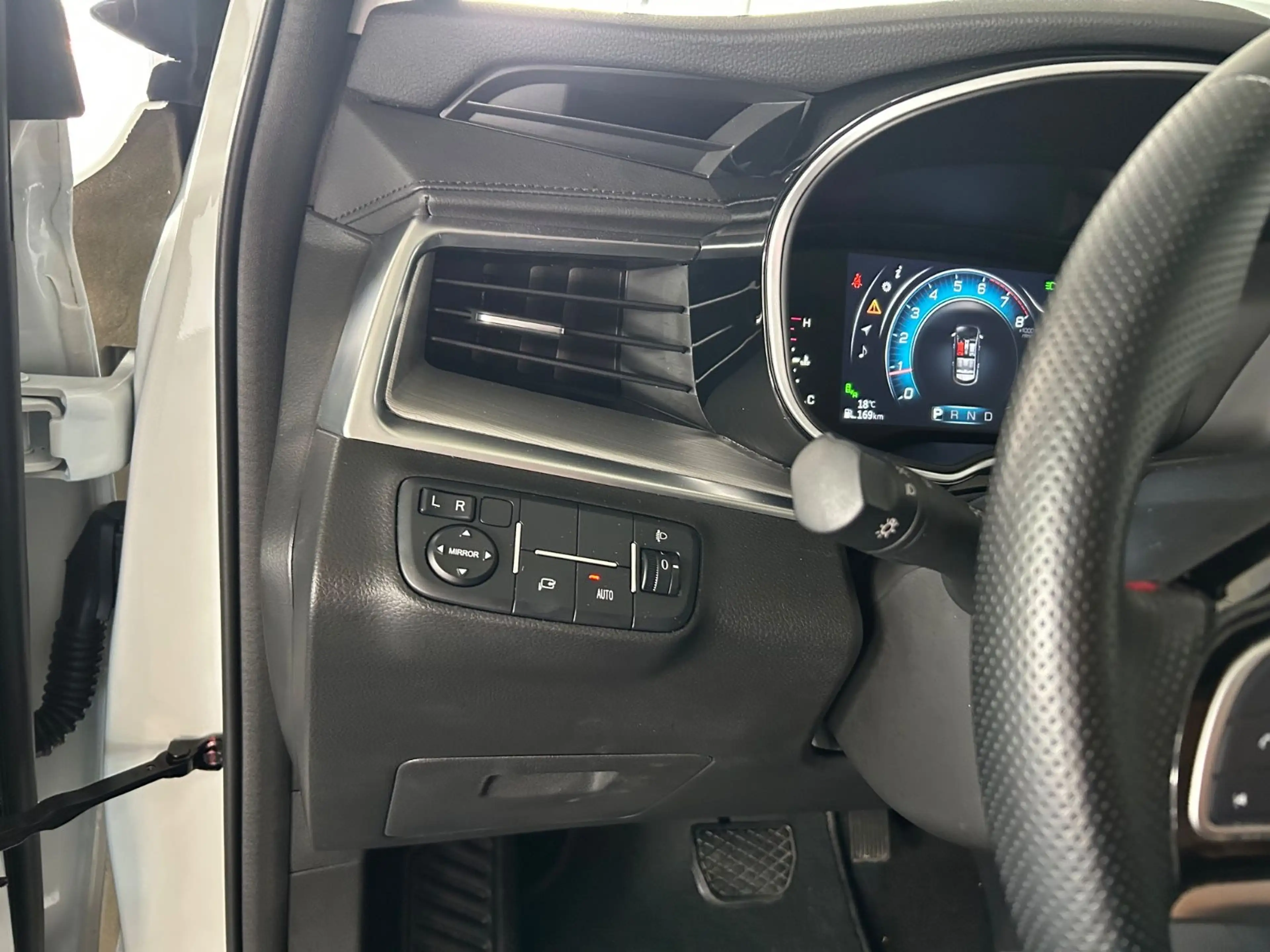 SWM G01 Premium Auto. Pano Leder Navi Kamera — photo 15
