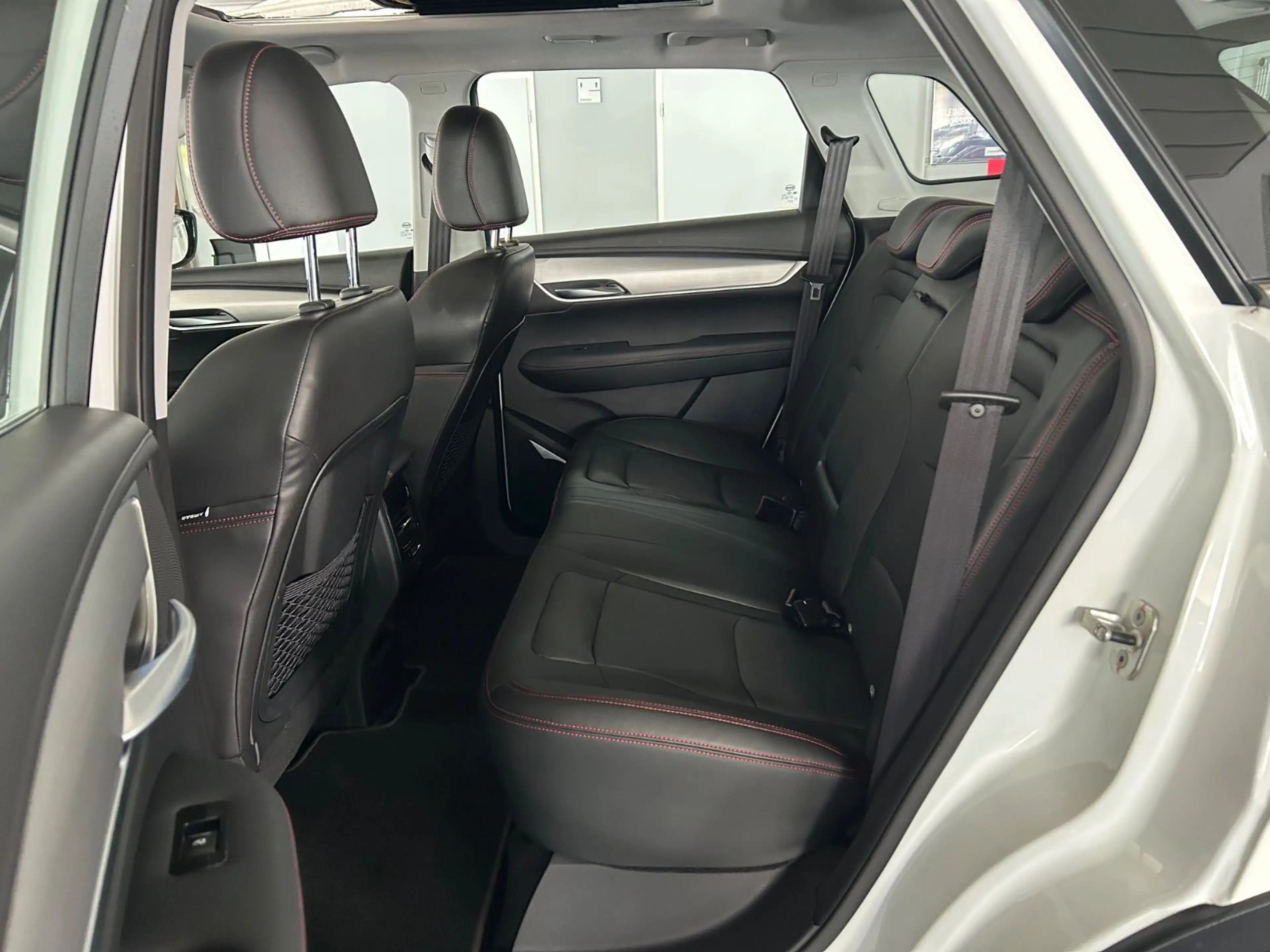 SWM G01 Premium Auto. Pano Leder Navi Kamera — photo 7