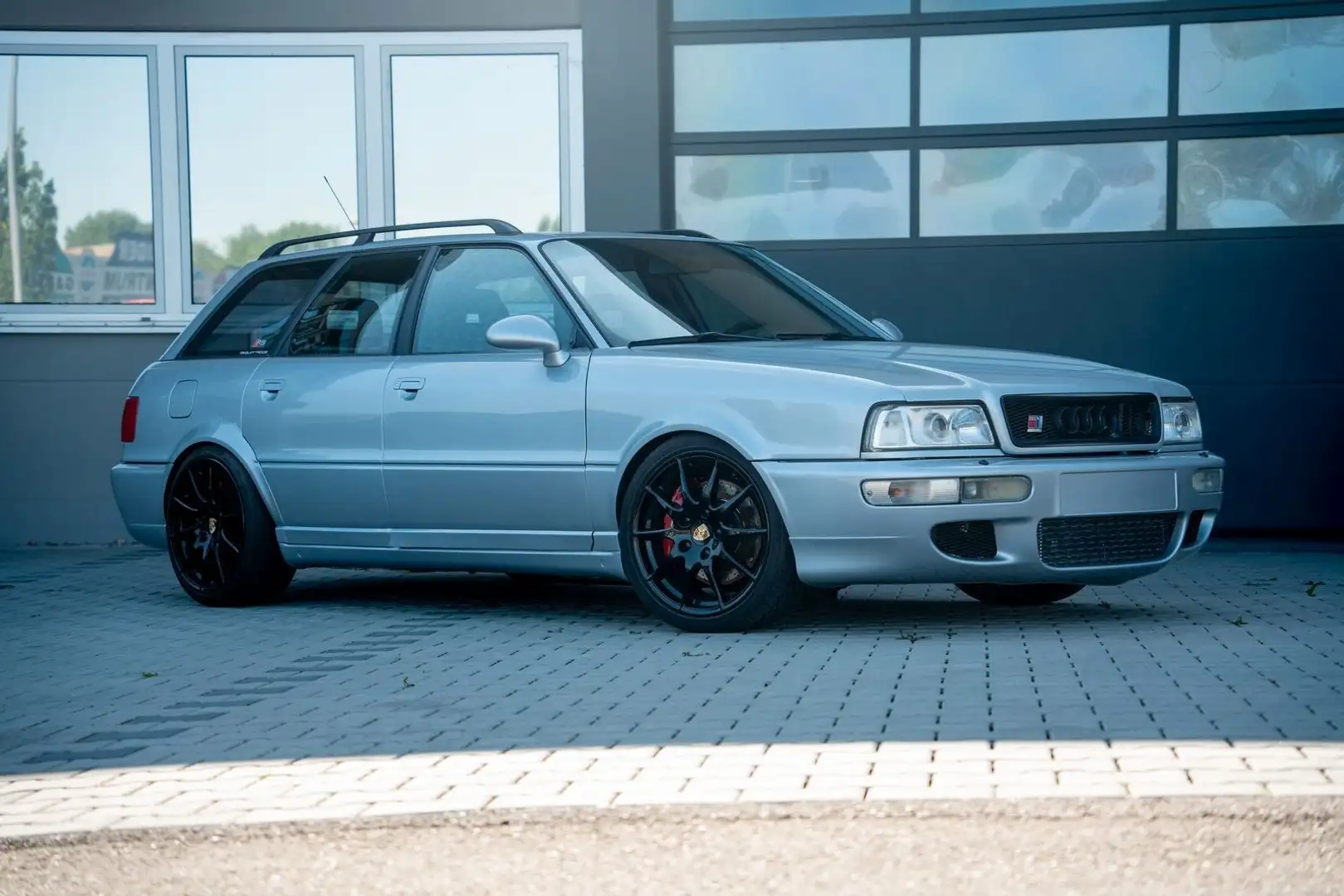 Audi RS2 Avant Silber - 1