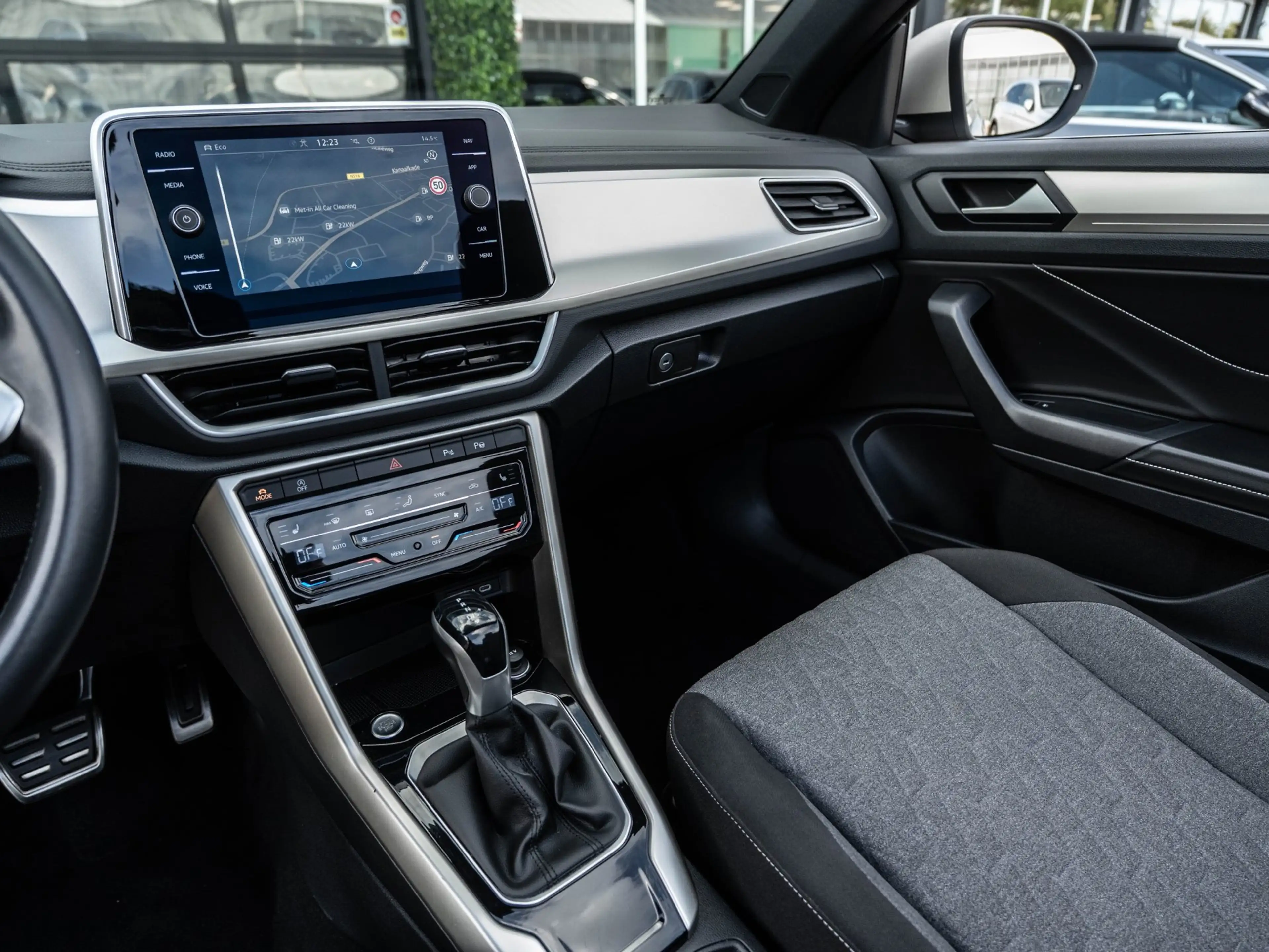 Volkswagen T-Roc Cabrio 1.5 TSI 150PK DSG Move | Virtual | ACC | IQ — photo 2