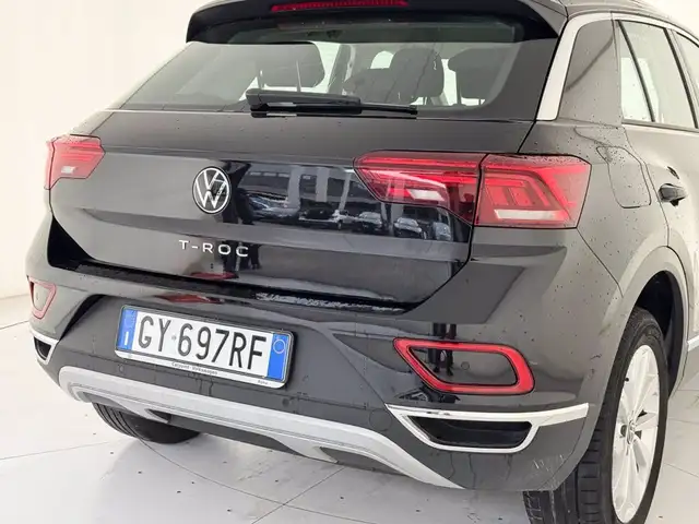 Volkswagen T-Roc view 19