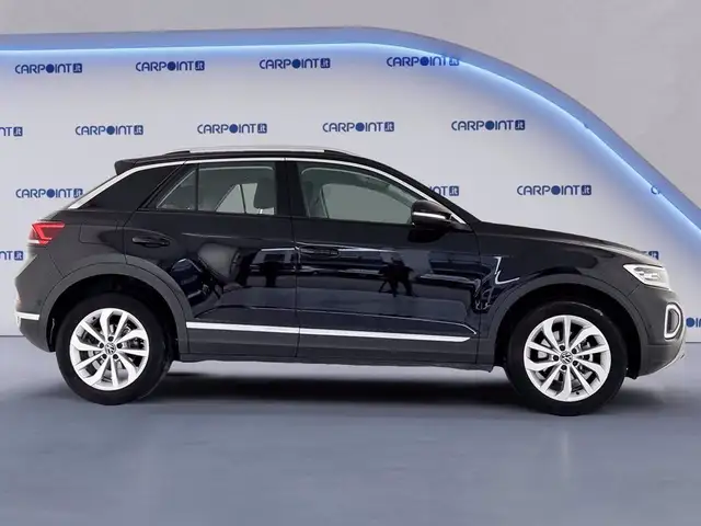 Volkswagen T-Roc view 7