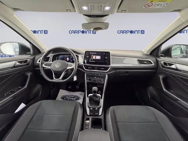 Volkswagen T-Roc view 12