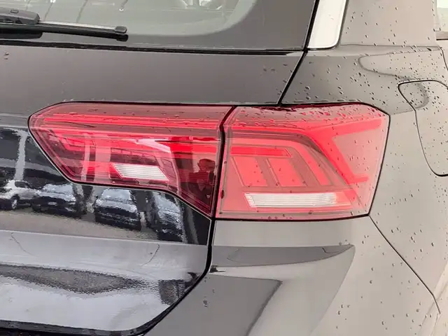 Volkswagen T-Roc view 18