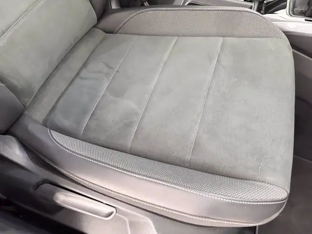 Volkswagen T-Roc view 10