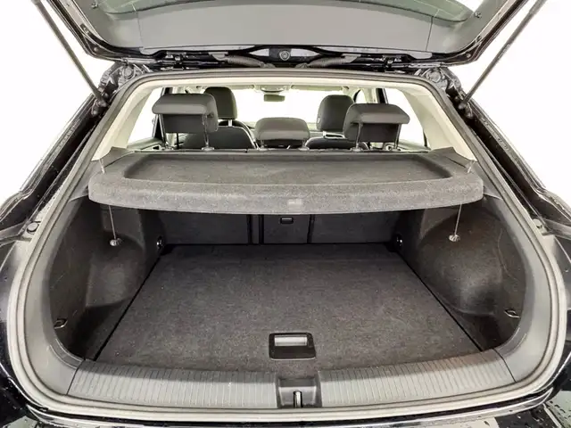 Volkswagen T-Roc view 13