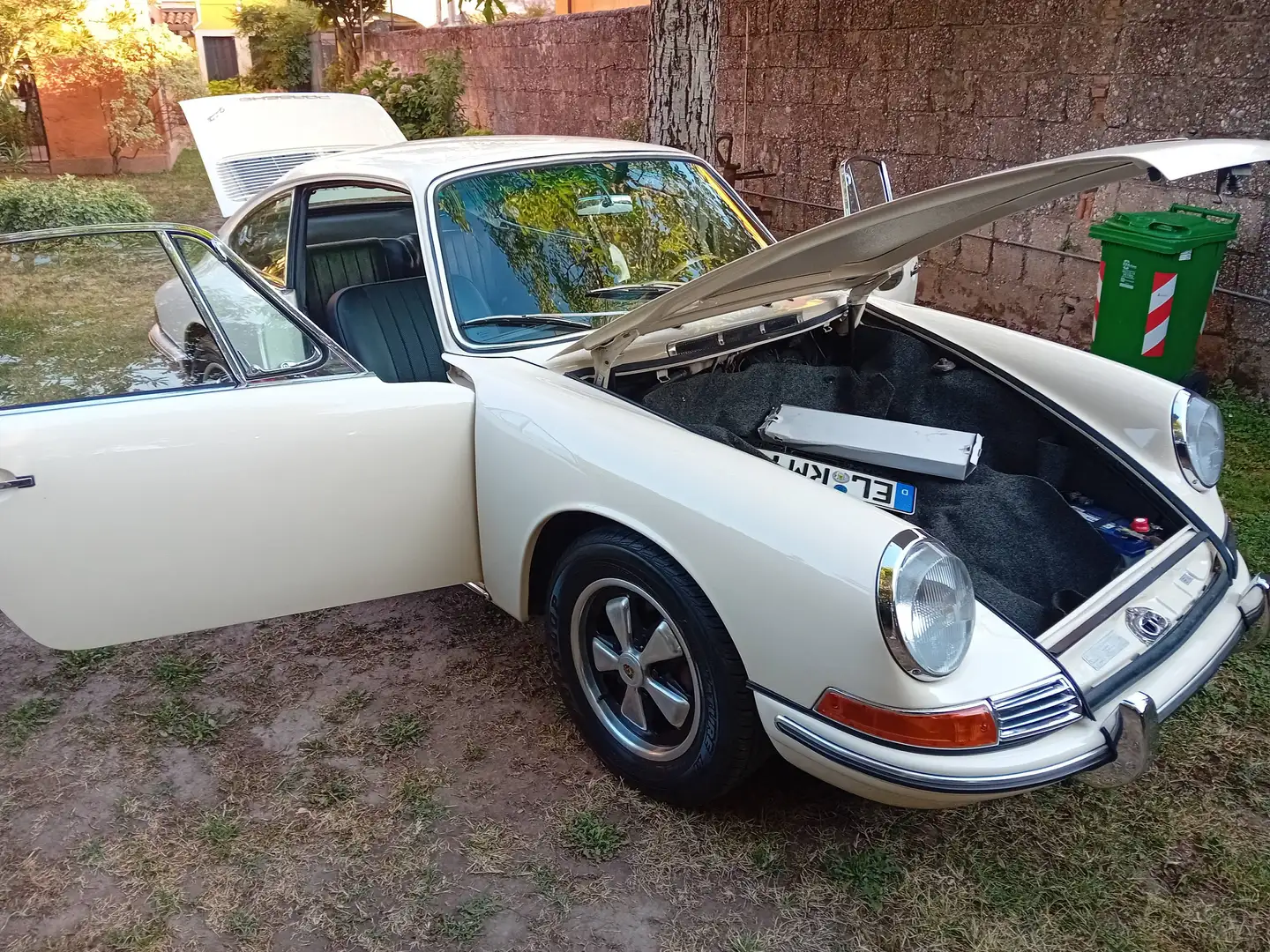 Porsche 912 Coupe Beige - 2