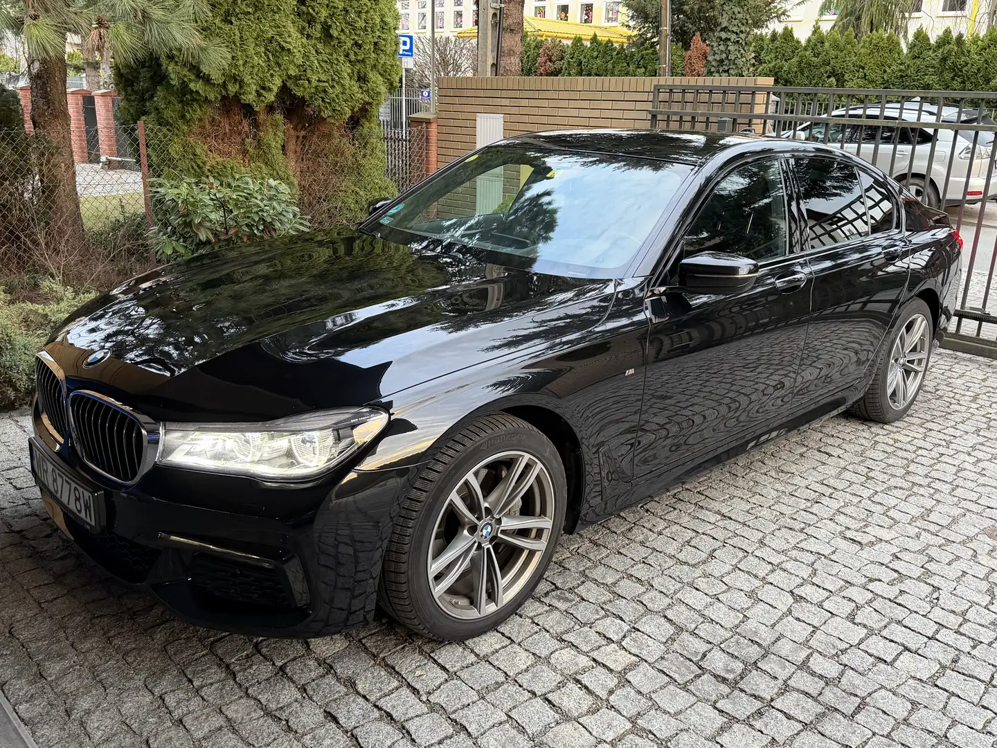 BMW 730 730d xDrive Schwarz - 1