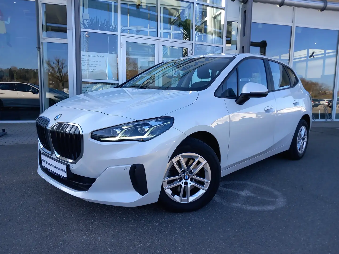 BMW 218 i  Active Tourer Aut LED DAB ConnectProf SHZ FLA Weiß - 2