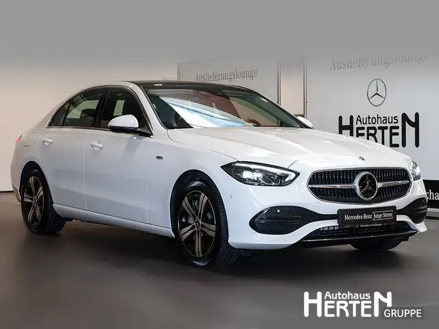 Mercedes-Benz 300 view 3