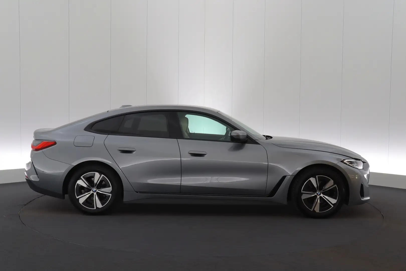 BMW 420 4 Gran Coupe 420iA Business LEDER/CUIR LED GPS PDC Šedá - 2