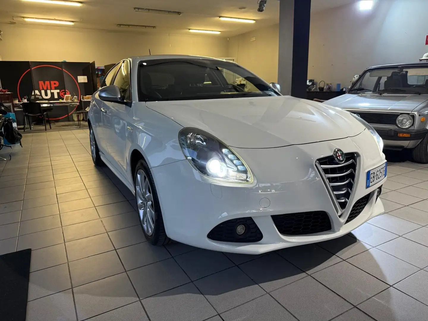 Alfa Romeo Giulietta Giulietta III 2010 1.4 t. m.air Distinctive 170cv Bianco - 2