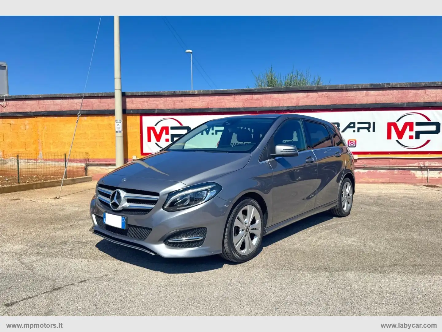 Mercedes-Benz B 160 B 180 PREMIUM 1.5 D 116CV AUTOMATICA Grau - 1