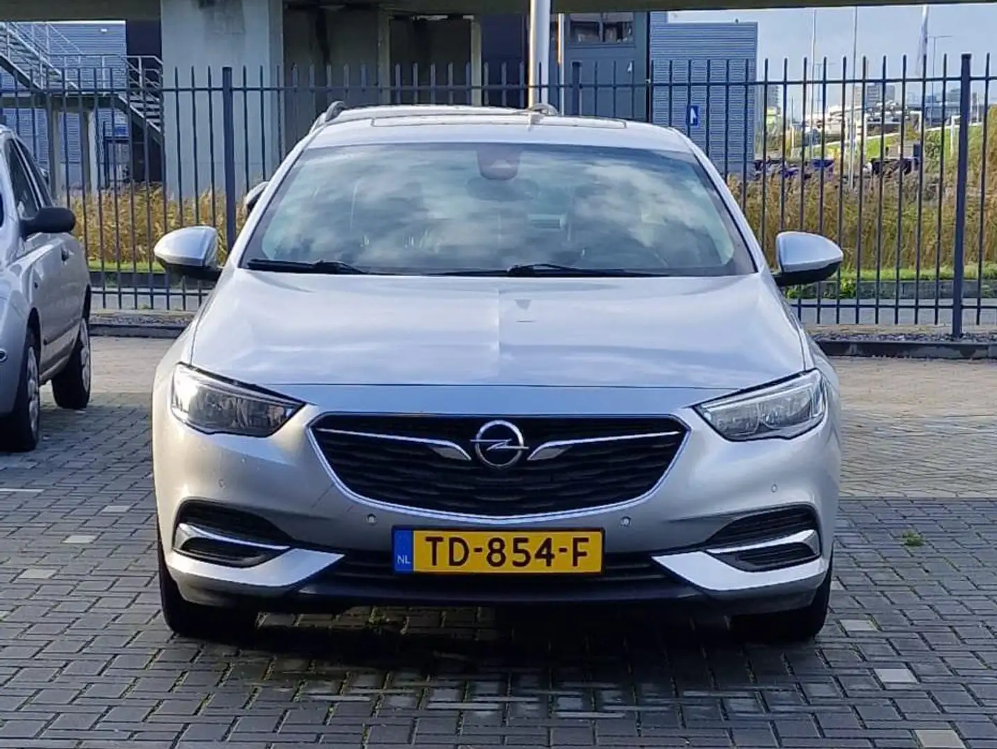 Opel Insignia 1.5 T Business Exe Zilver - 1
