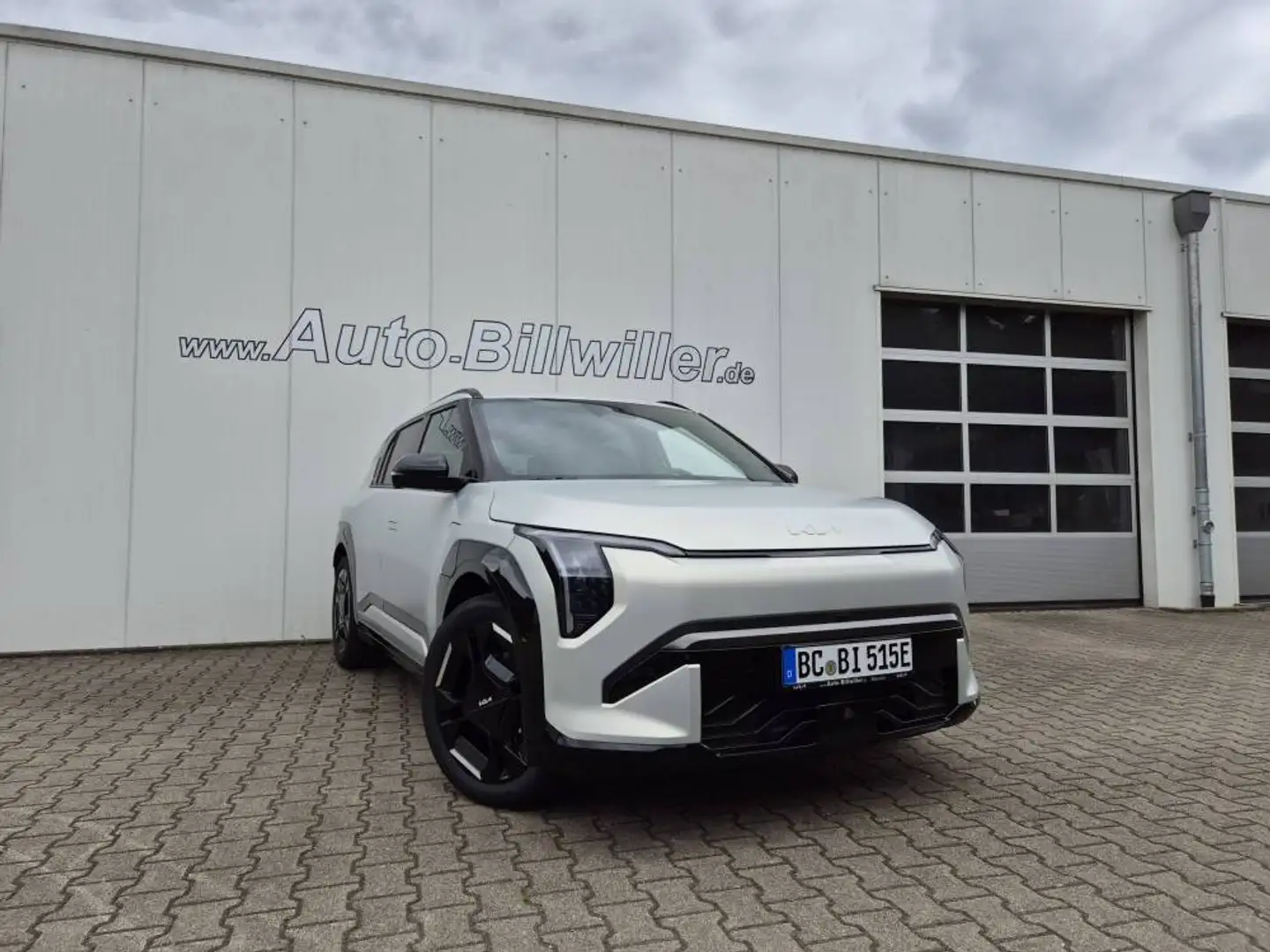 Kia EV3 81.4 kWh (204 PS) GT-Line DriveWise Komfort Silber - 2