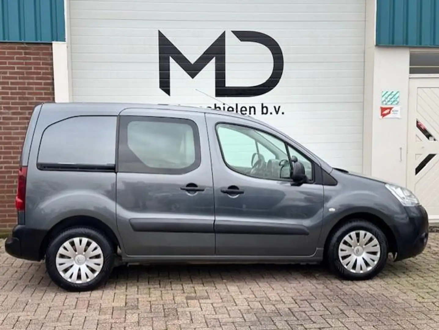 Citroen Berlingo 1.6 HDI 500 Comfort - 1e eigenaar - DealerO Grijs - 2
