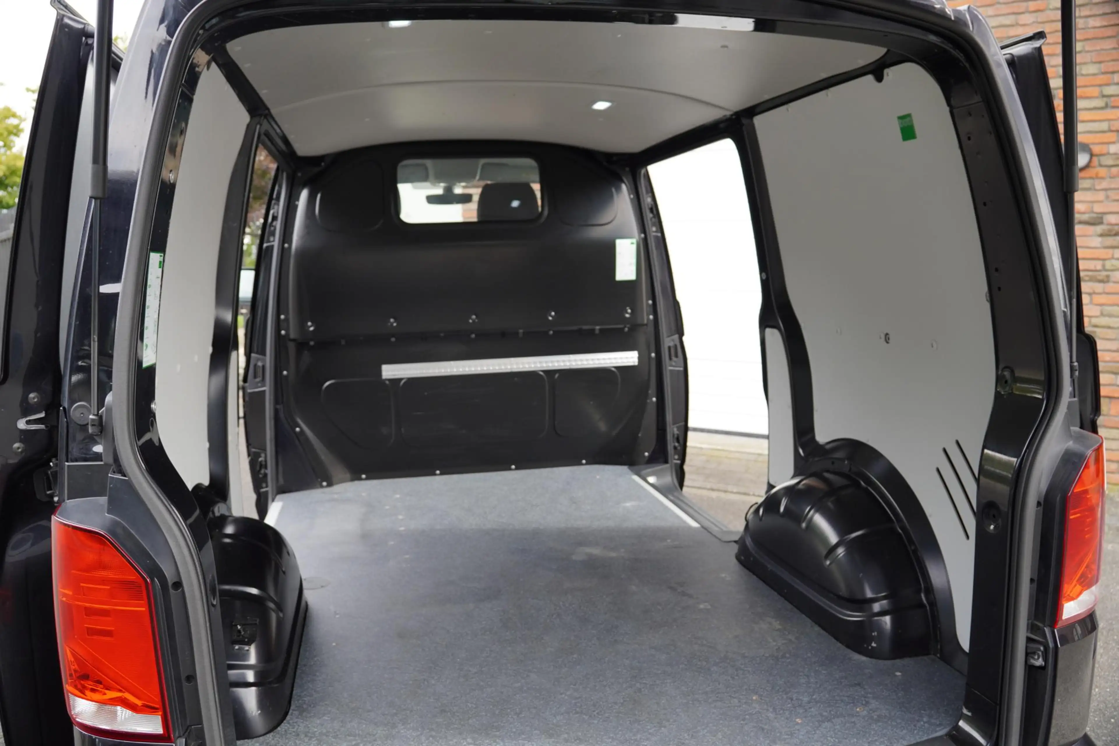 Volkswagen T6.1 Transporter 2.0 TDI 150 pk DSG 2x Schuifdeur-L1H1-Clima-KLEP A — photo 15