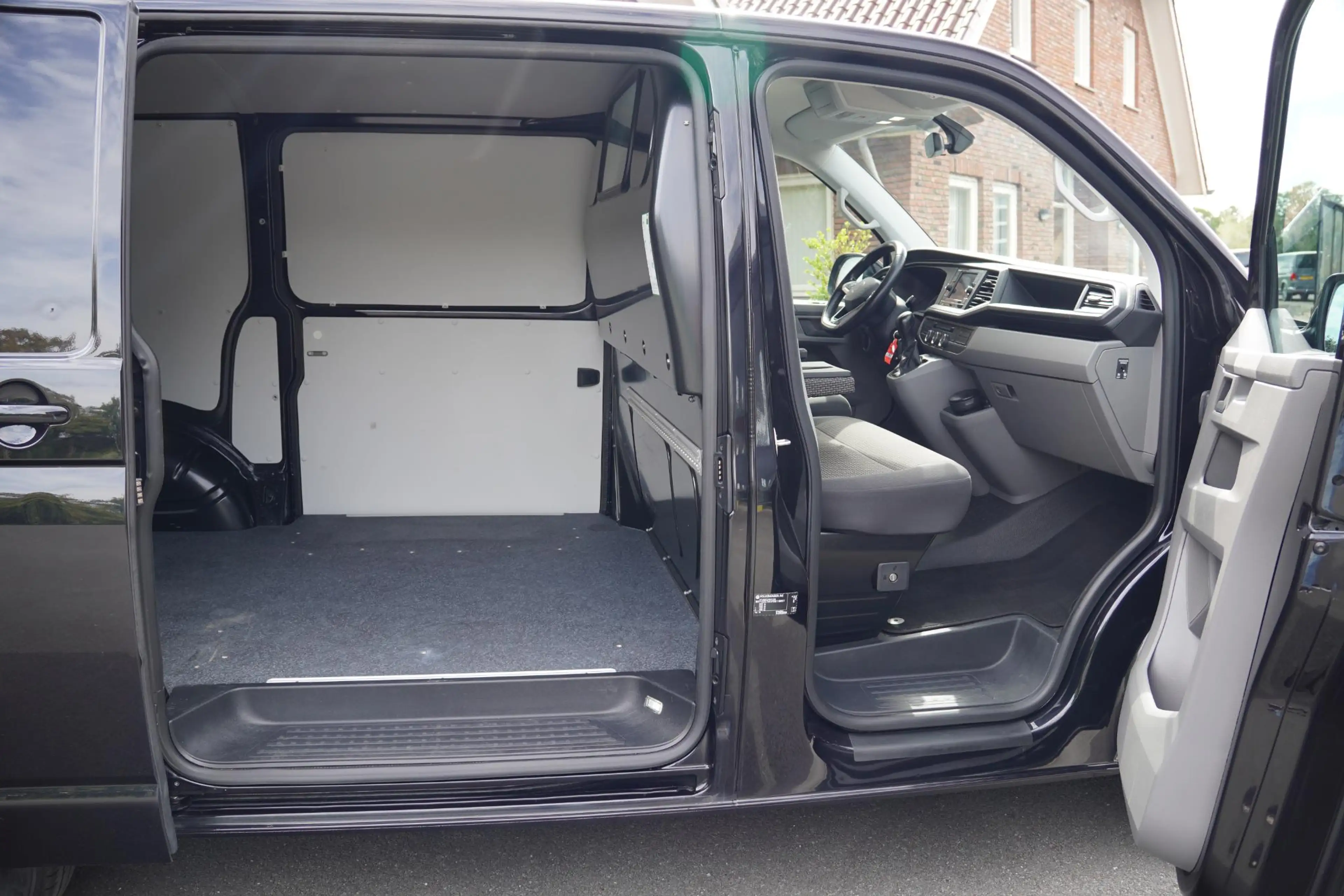 Volkswagen T6.1 Transporter 2.0 TDI 150 pk DSG 2x Schuifdeur-L1H1-Clima-KLEP A — photo 4