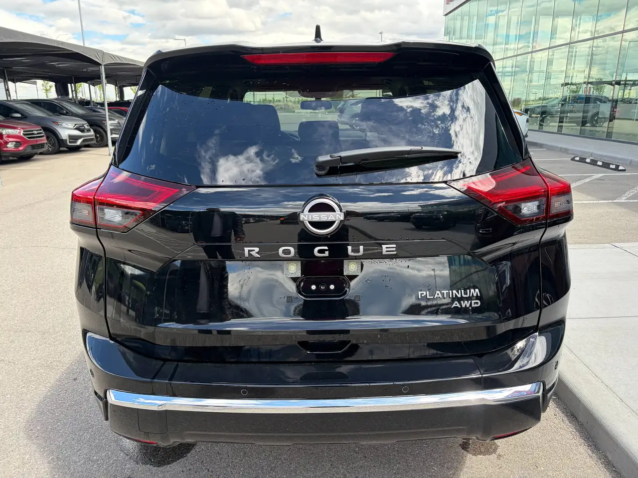 Nissan Rogue снимка Nissan Rogue
