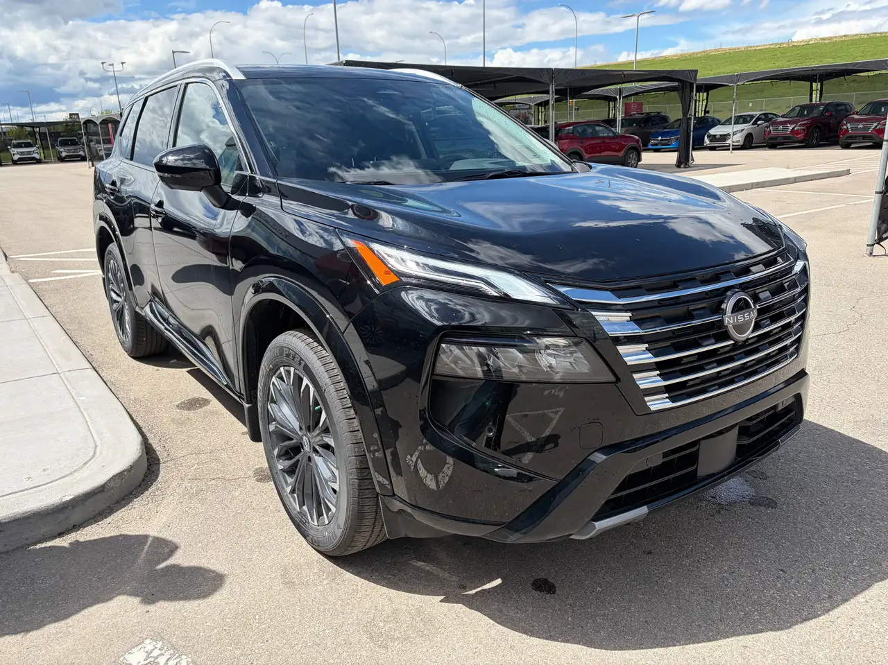 Nissan Rogue снимка Nissan Rogue